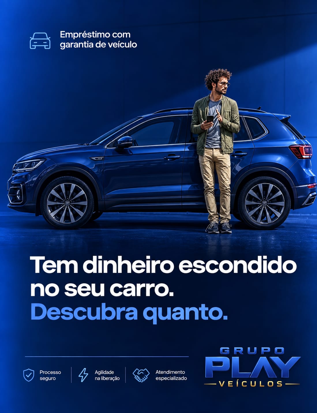 Carro azul e cliente em campanha de crédito com veículo em garantia